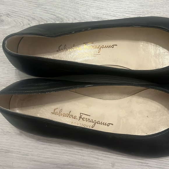 Salvatore Ferragamo leather slip ons size 8 1/2 - Picture 5 of 7